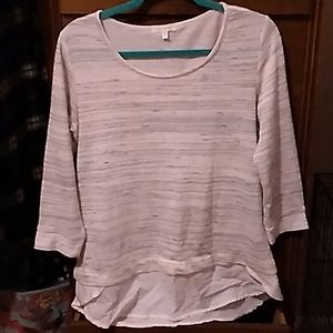 Ava James size M layered top